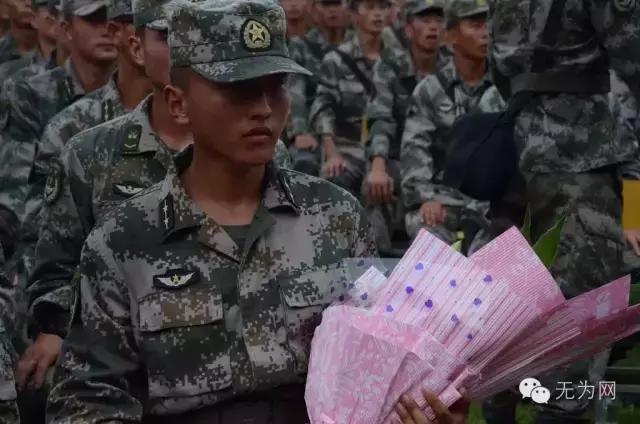 无为欢送抗洪英雄,芜湖欢送抗洪子弟兵