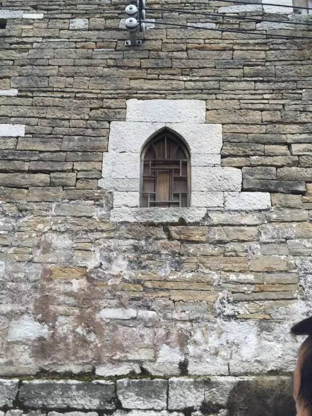 世界上最大的黄果树瀑布在哪里 (黄果树瀑布是不是亚洲第一大瀑布)