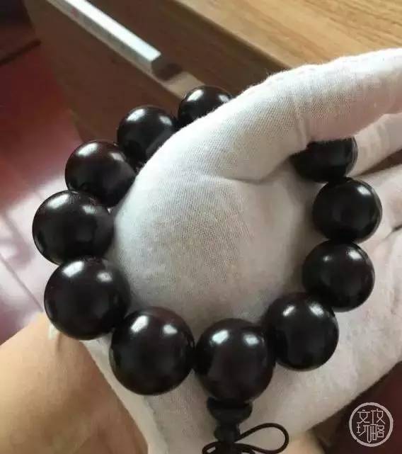 手串为什么都越玩越小了,手串玩了大半年了为什么还不红