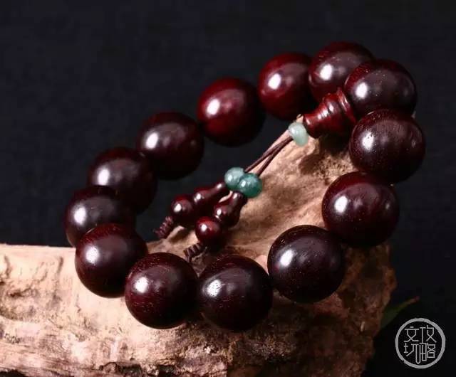 手串为什么都越玩越小了,手串玩了大半年了为什么还不红