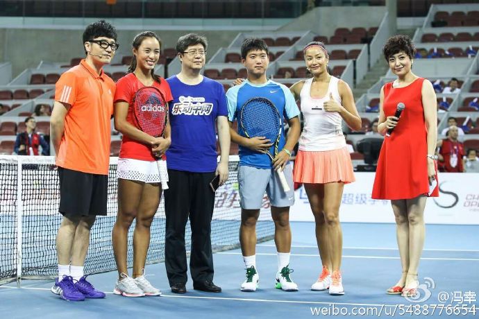 美女直播成香饽饽，乐视手机组D1校园主播团开战！