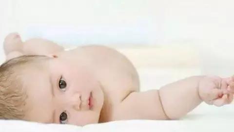 宝宝多大开始训练翻身,怎么样给宝宝练习翻身