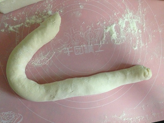 这个馍薄如纸,却筋道美味,在我家它和土豆丝是标配,全家都爱吃