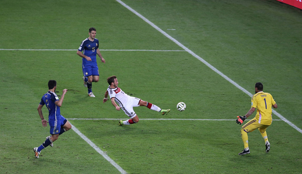 足坛现役球员夺冠次数,足坛29号战袍