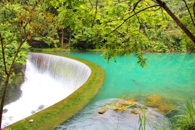 一辆车一家三口出去玩,一辆车带你旅行