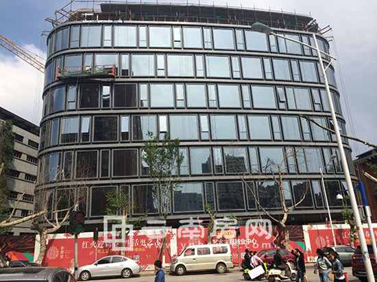 昆明地铁大屏租赁多少钱一天,昆明西山区地铁口招租