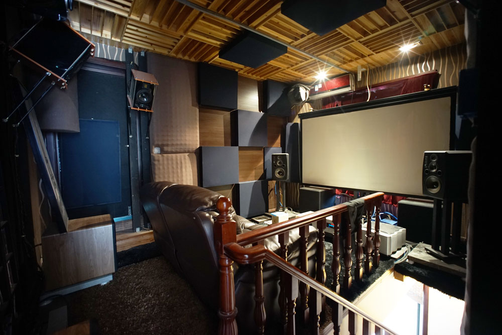 Hi-Fi+家庭影院+数控机床+模型+茶道+抄经=机长空间