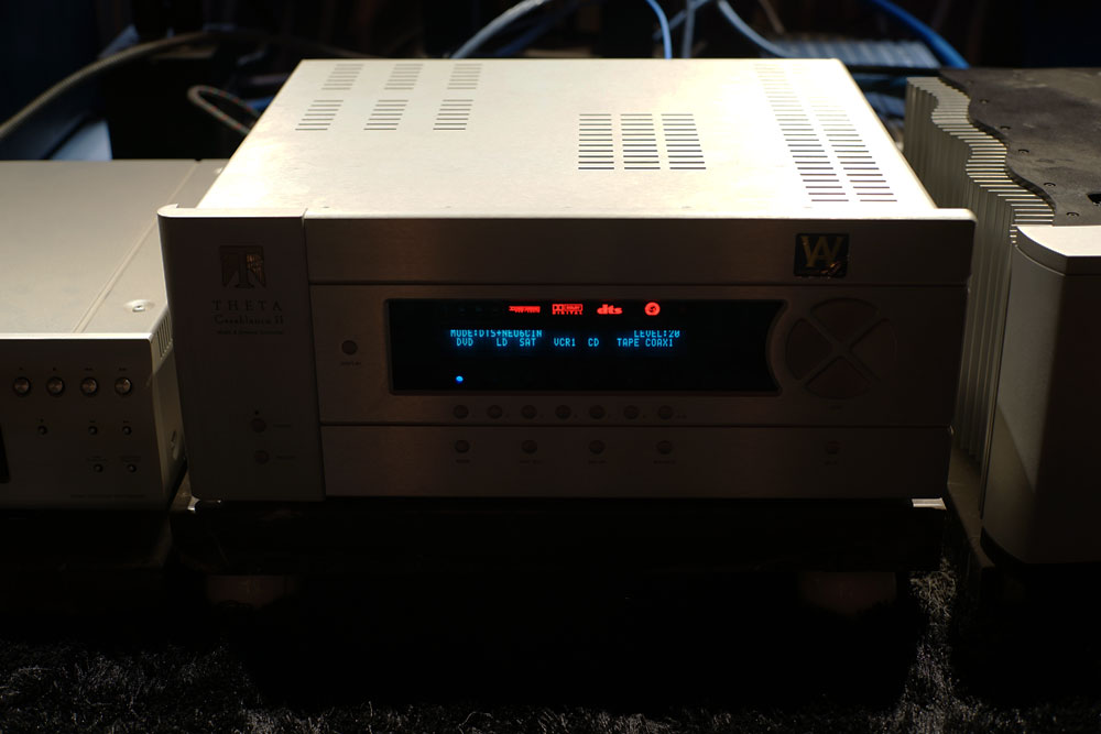 Hi-Fi+家庭影院+数控机床+模型+茶道+抄经=机长空间