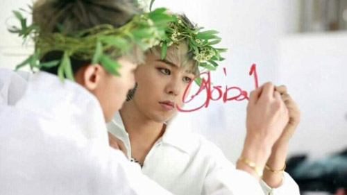 你会因为爱豆而喜欢上一只口红吗？