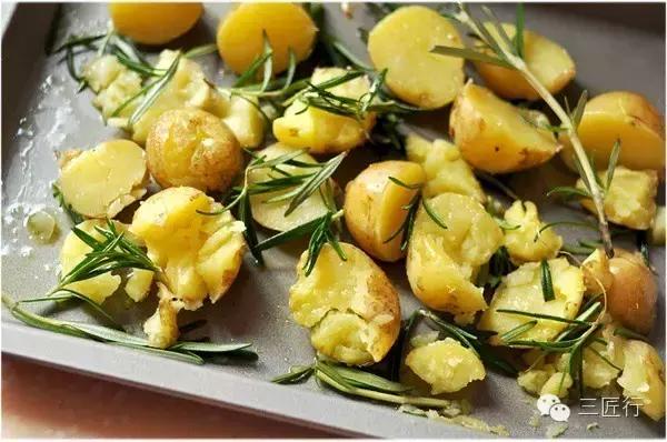 西餐里的那些“杂草”都是啥?一篇文章带你认识香草