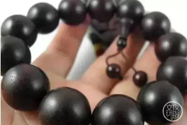 手串为什么都越玩越小了,手串玩了大半年了为什么还不红