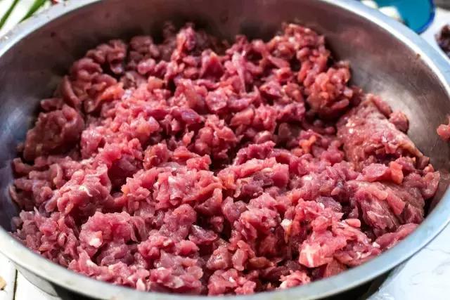 弄惠灵顿牛排放什么蔬菜,惠灵顿牛排放什么蘑菇最好