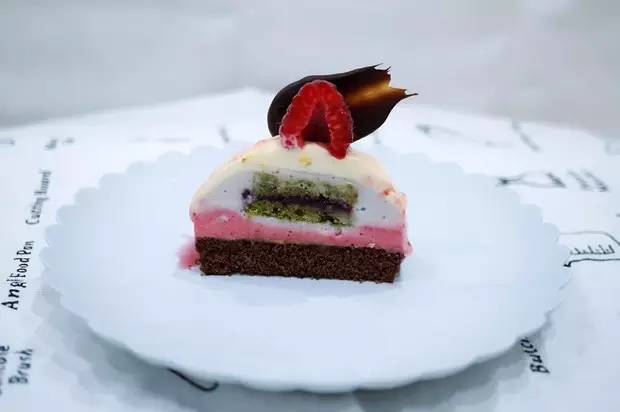 马卡龙蓝色法式,法式马卡龙和意式马卡龙的差别