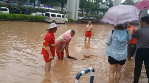 重庆暴雨一觉醒来看海,重庆暴雨看海