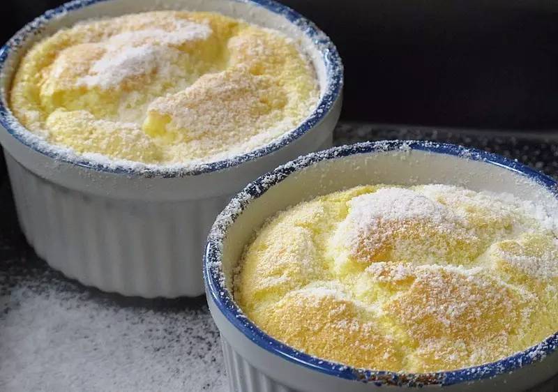 马卡龙蓝色法式,法式马卡龙和意式马卡龙的差别