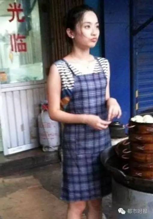 猪肉西施!篆新市场有个卖猪肉的90后老板娘美得不要不要的