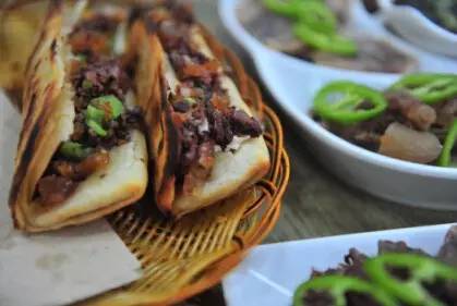 哈尔滨驴肉火烧视频,哈尔滨好吃的驴肉火烧店