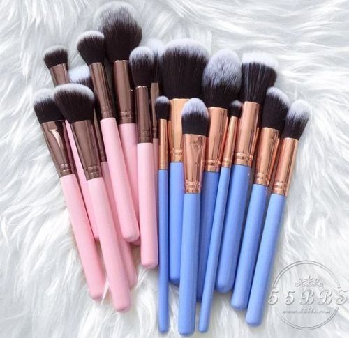 跟粉扑差不多的化妆刷,区别各种化妆刷