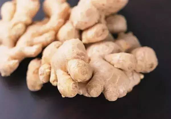 小编话养生生姜堪比“还魂药”可惜99%的人竟然只知道当作料