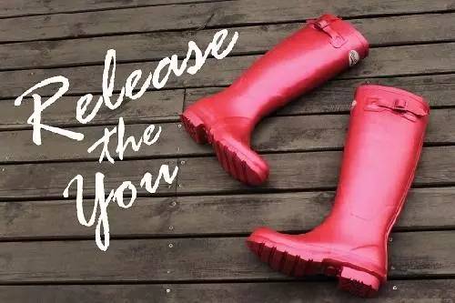 种草丨男朋友：最美不是下雨天，是你帮我付款的那双雨鞋。