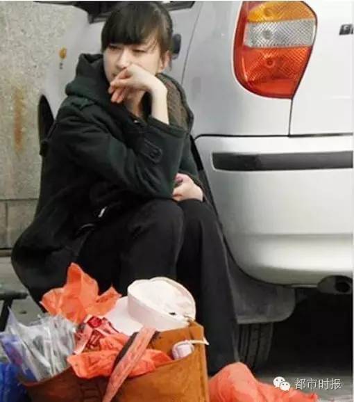 猪肉西施!篆新市场有个卖猪肉的90后老板娘美得不要不要的