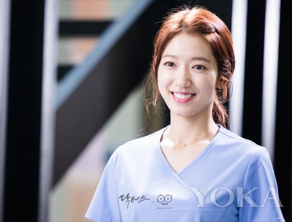 朴信惠中长内扣发型,朴信惠的短发发型