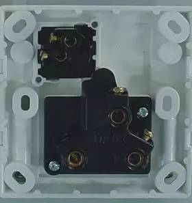 装修开关选什么质量的,墙壁开关选大的还是小的