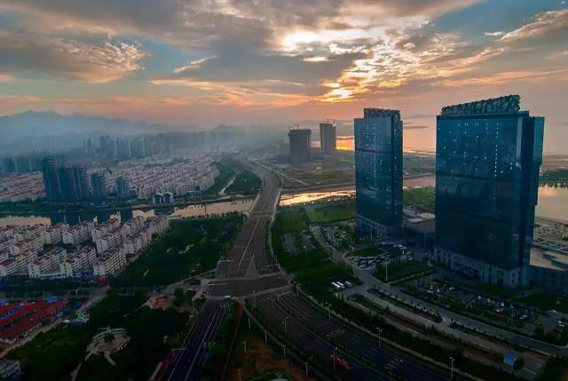 青岛哪个区最适合上班,在青岛和上海上班的区别