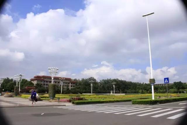 青岛哪个区最适合上班,在青岛和上海上班的区别