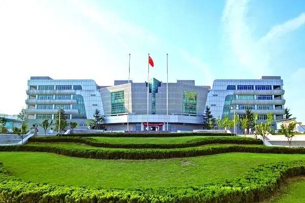 青岛哪个区最适合上班,在青岛和上海上班的区别