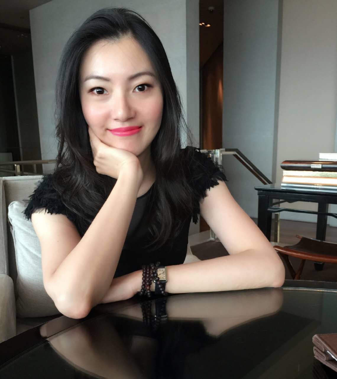 融资100万她回收闲置奢侈品包让包迷染上买卖二手的瘾二次售卖毛利30%