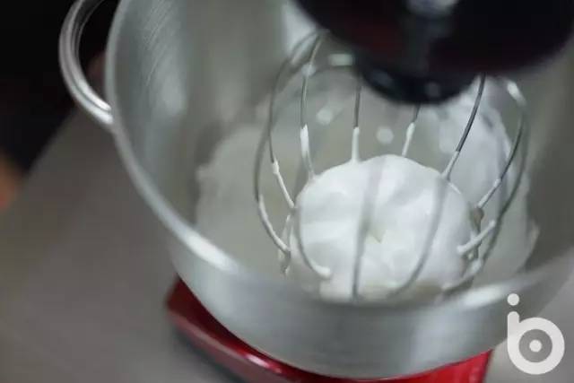 超级主厨|拿着这份甜品问了10个路人，居然没人猜到它是马卡龙