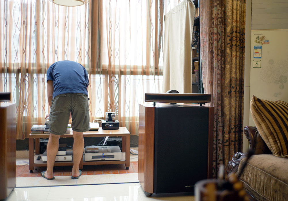 Hi-Fi+家庭影院+数控机床+模型+茶道+抄经=机长空间