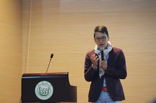 为了叫板美国汉堡,他把包子店开到哈佛大学,一年卖出3个亿