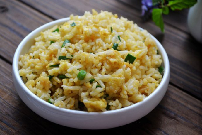 为了叫板美国汉堡,他把包子店开到哈佛大学,一年卖出3个亿