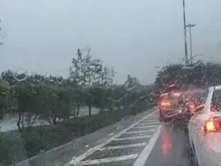 陕西暴雨高速封闭最新通知,暴雨红色预警高速公路封闭