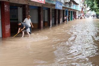 遇到暴雨来临,我们该怎么办?