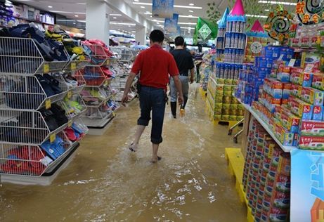 遇到暴雨来临,我们该怎么办?