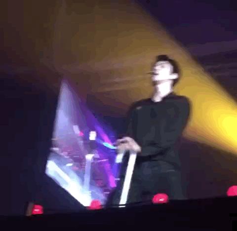 exo近期表演咆哮,exo最近一次合体跳舞