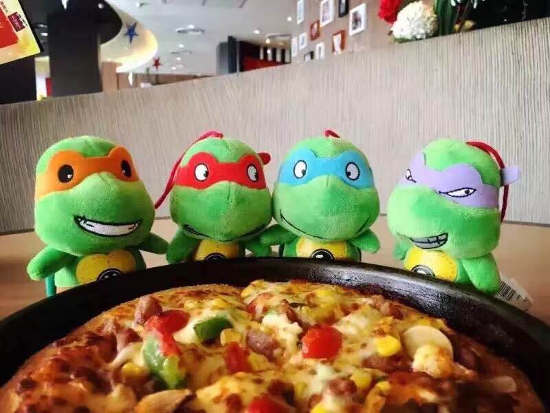 萌龟配pizza,来咸阳必胜客将四位斗士们带回家吧