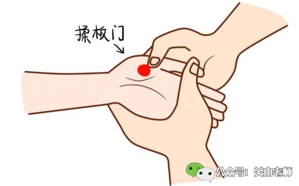 宝宝一直吃母乳换成奶粉出现呕吐,宝宝吃母乳老是反胃干呕怎么办