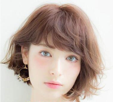 女人脸宽剪短发什么发型好看,大方脸剪短发怎么剪有气质一点