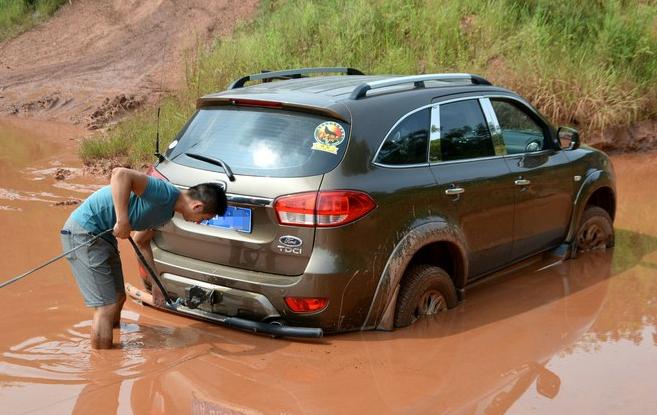 驭胜两驱和四驱哪个好,驭胜两驱改四驱还是加锁好