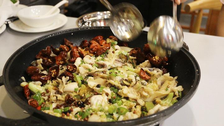 这艘巨型渔船终于驶入泉州，鱼控们上船后已经失控！