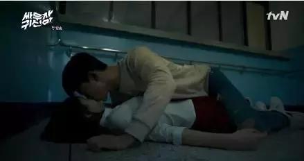 想看《打架吧鬼神》消暑结果被秀一脸，接吻能恢复记忆是什么鬼