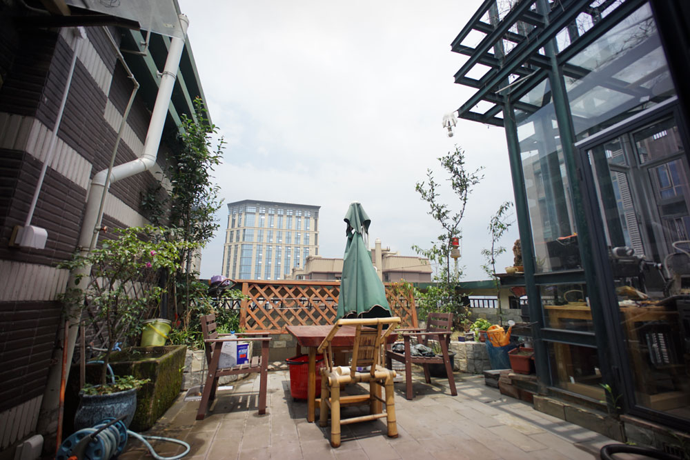 Hi-Fi+家庭影院+数控机床+模型+茶道+抄经=机长空间