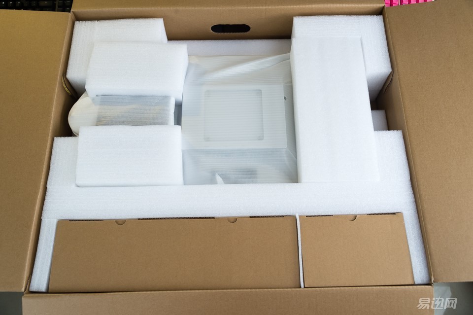 外壳和显示效果一样都是硬货——ZEOLS241显示器评测