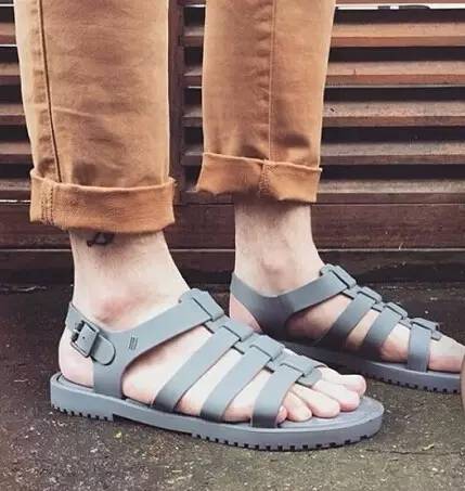 一次性雨衣变废为宝环保衣服,废弃雨衣不要扔学会这招超实用