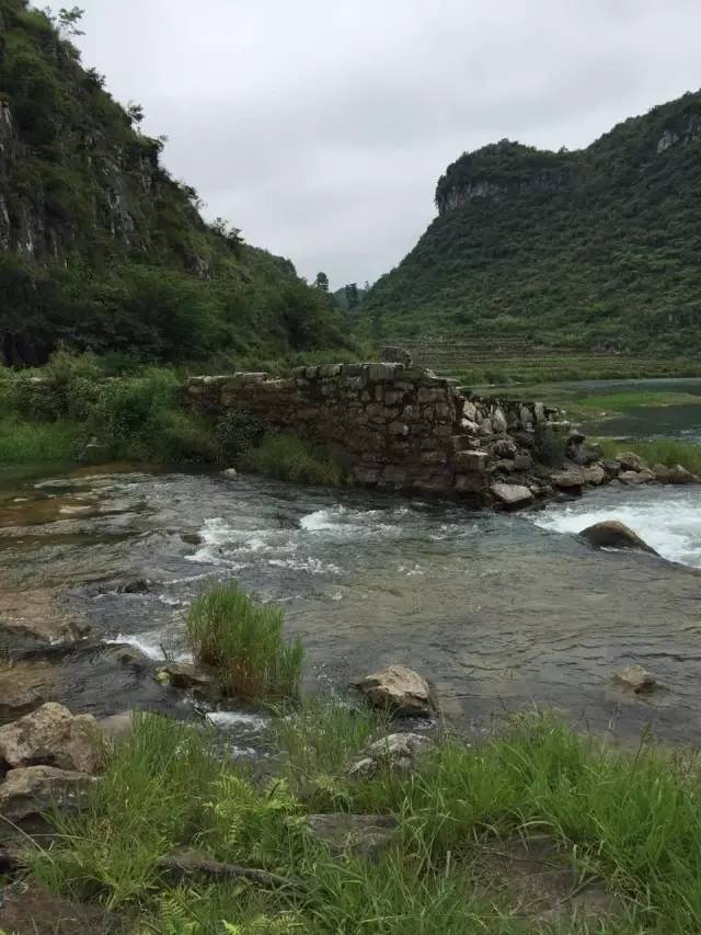 世界上最大的黄果树瀑布在哪里 (黄果树瀑布是不是亚洲第一大瀑布)