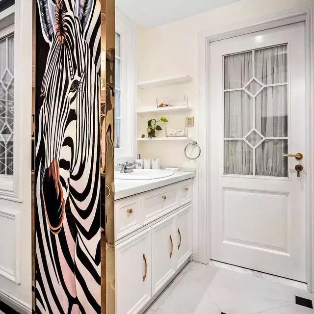 卫生间隔断推拉门还是平推门,卫生间门是推拉门好还是平拉门好